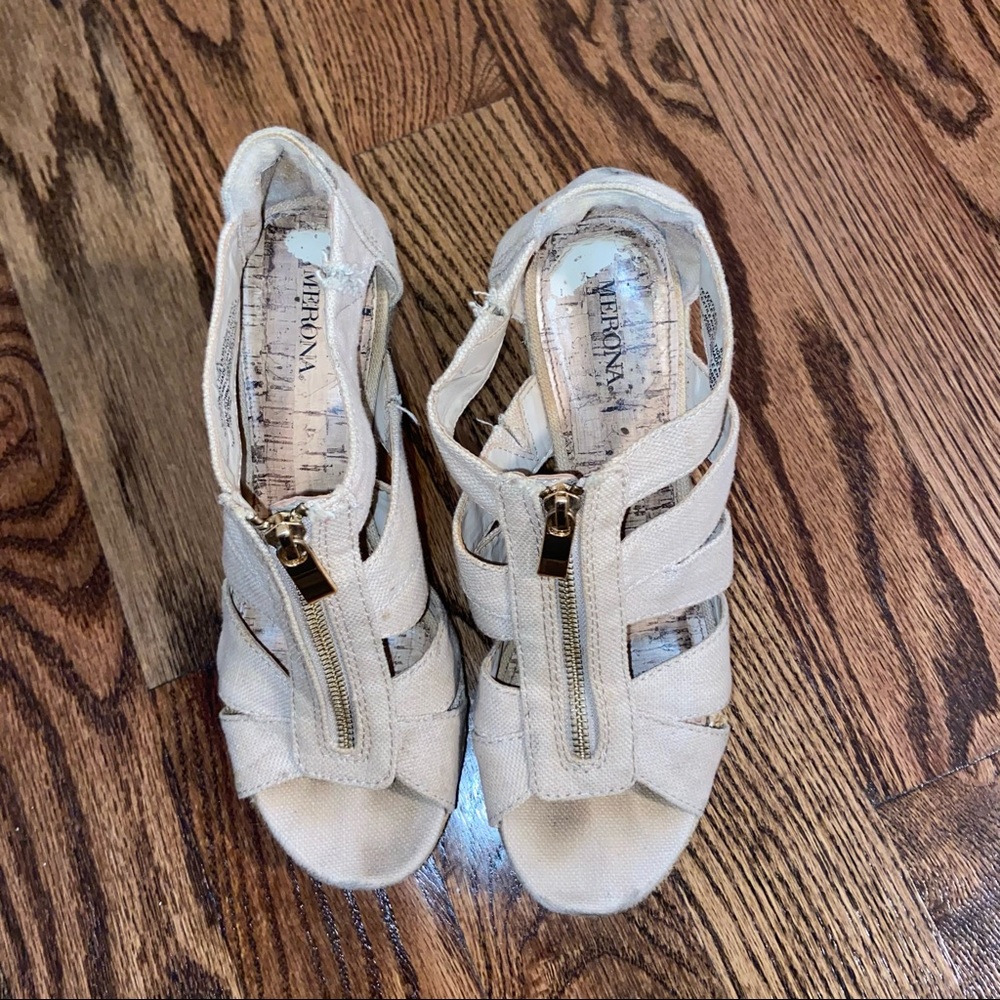 Nude summer wedges